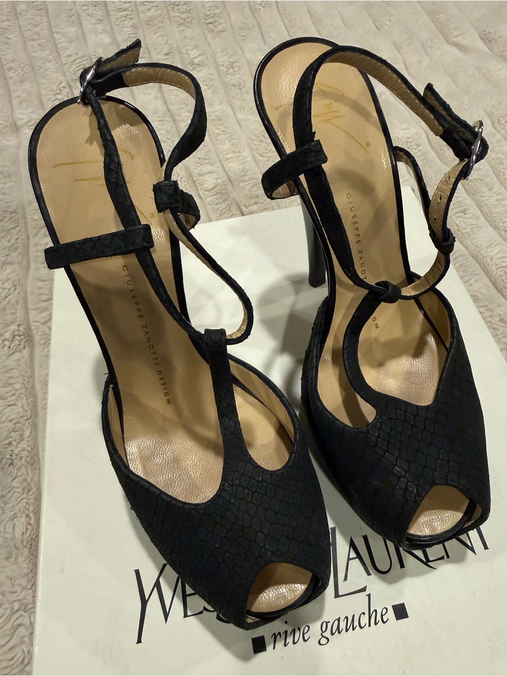 Giuseppe Zanotti Black Textured Peep-Toe T-Strap Heels